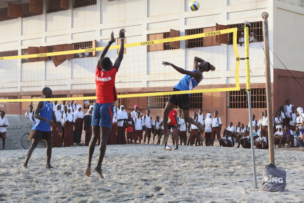 The beachvolleybal court at Jamisa School Brikama, The Gambia - Men Beachvolleybal