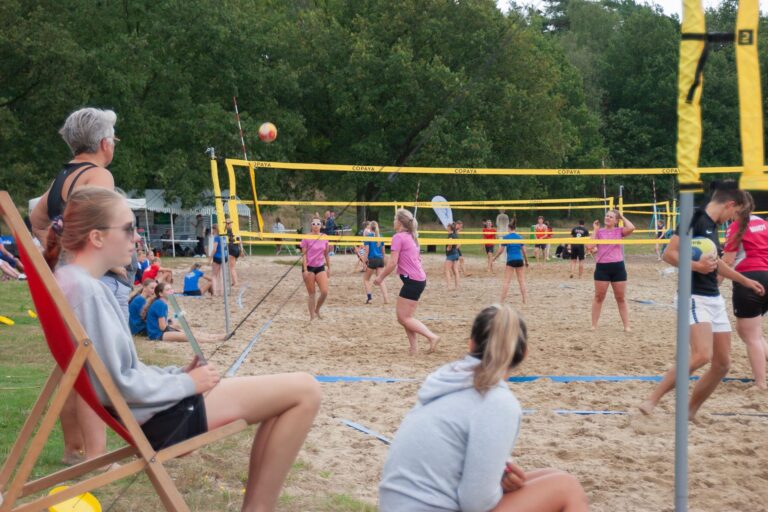 Beachvolleybal toernooi in Heerde op het Heerderstrand