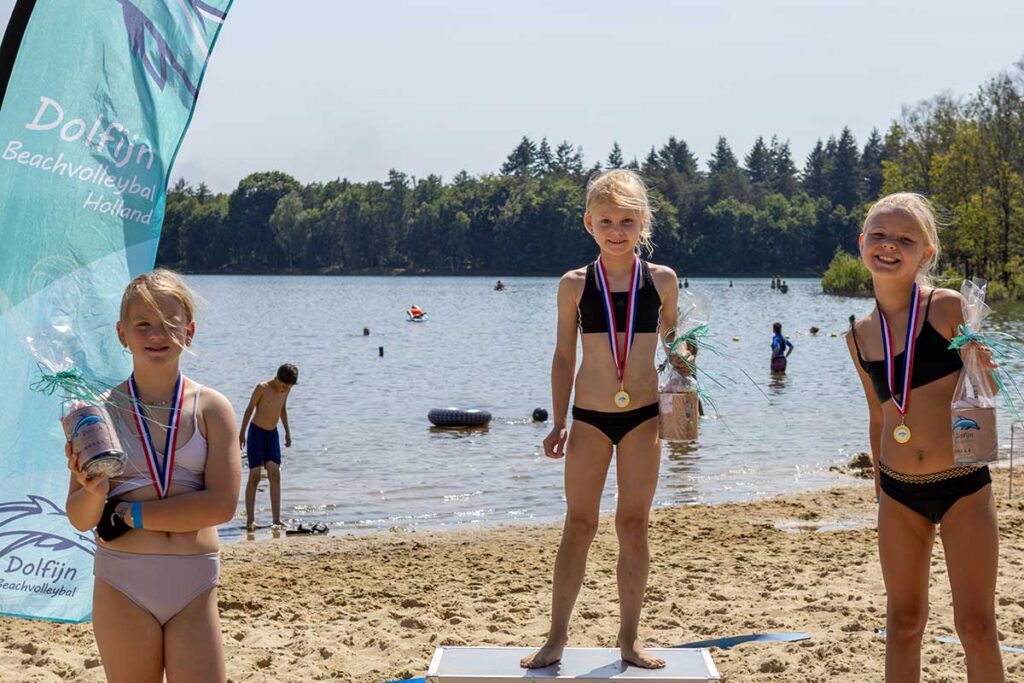 CMV Toernooi met Dolfijn Beachvolleybal 21 juni 2025 - 🥇 Vivién Hanekamp
🥈 Jill van der Mars
🥉 Isa Kamp